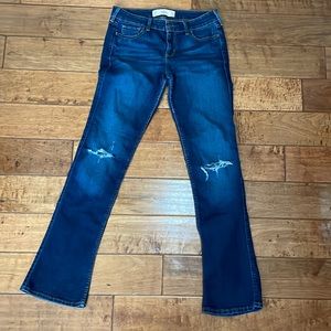 Hollister dark blue distress boot cut jeans. SZ: 5R